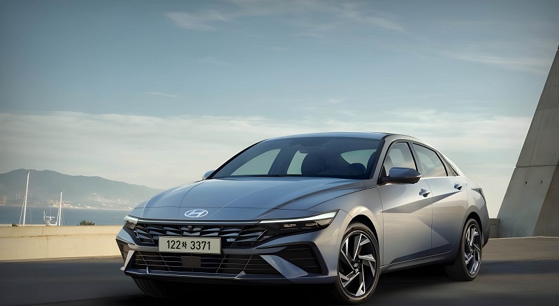 Ülemaailmne enimmüüdud Hyundai Elantra tarnitakse välismaale, tasakaalustatud toote tugevus annab ülemaailmsele sõiduautoturule jõudu